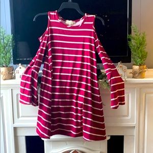 Show shoulder striped long sleeve top